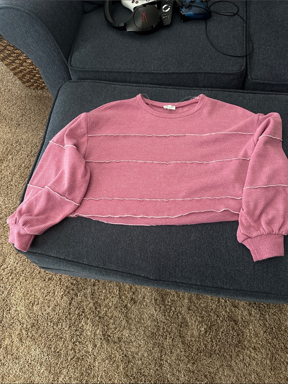 Le Lis Pink Cropped Long-Sleeve Knit Top